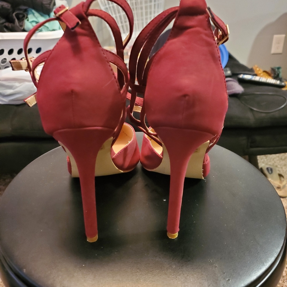 Heels - Picture 2 of 3